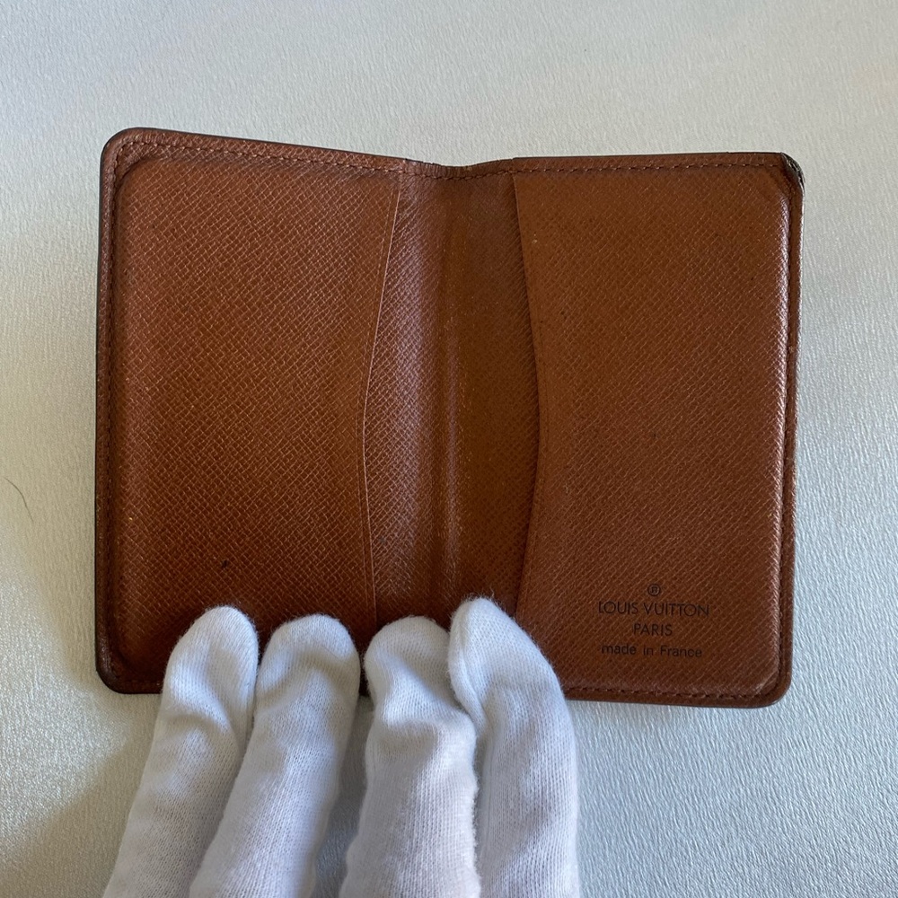 Authentic 💯 Louis Vuitton card holder - Picture 3 of 7